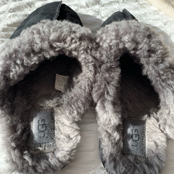 UGG suede and sheepskin woman’s black and grey slippers size 8 - Picture 4 of 12